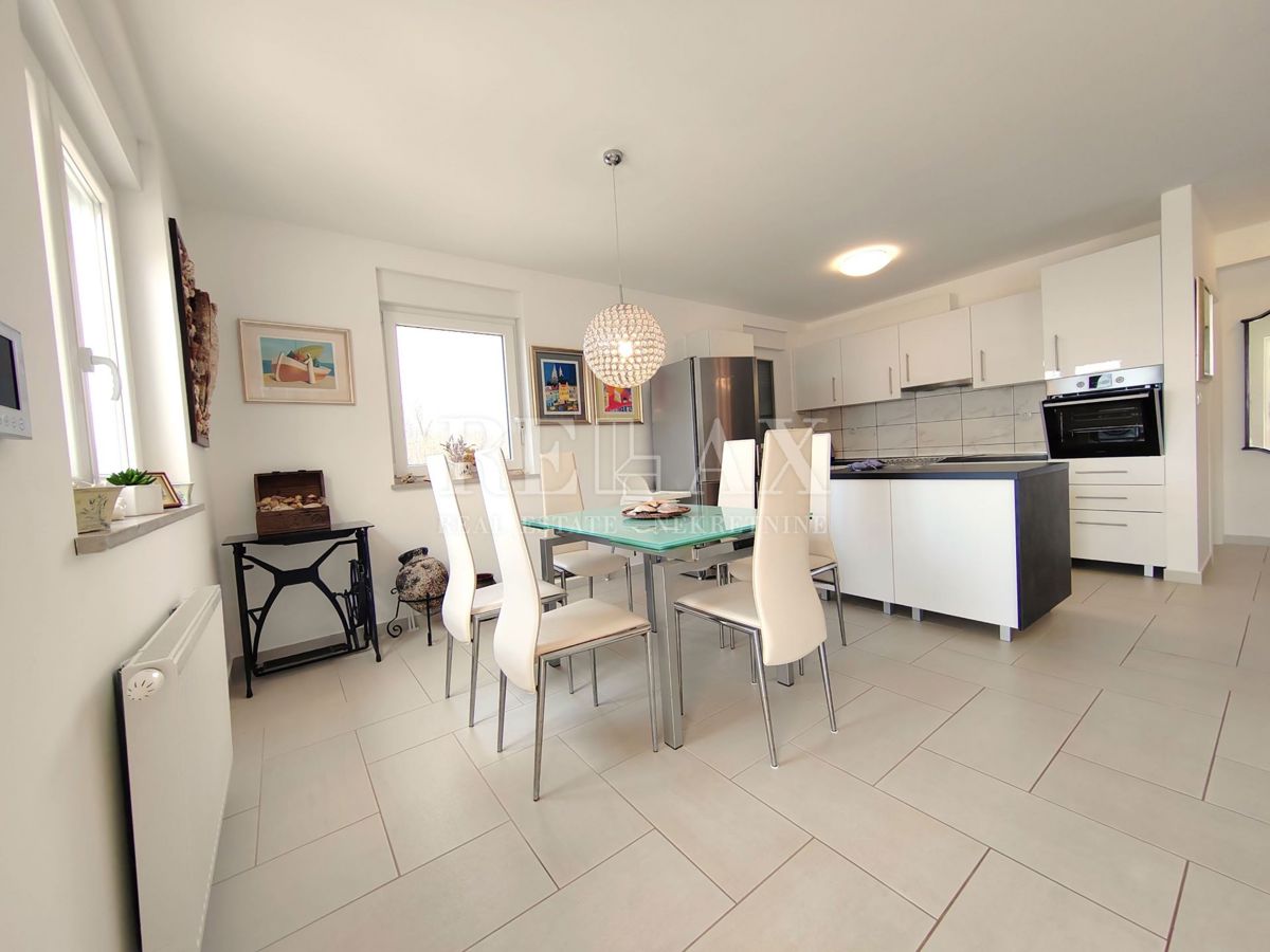 Isola di Krk, Omišalj - Casa con giardino e piscina