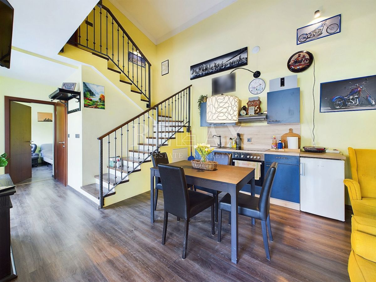 Novi Vinodolski, Bribir - casa spaziosa in una posizione tranquilla