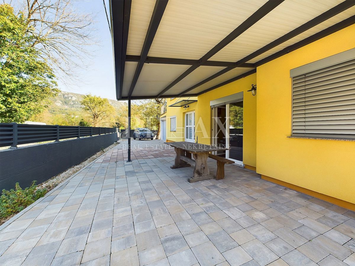 Novi Vinodolski, Bribir - casa spaziosa in una posizione tranquilla