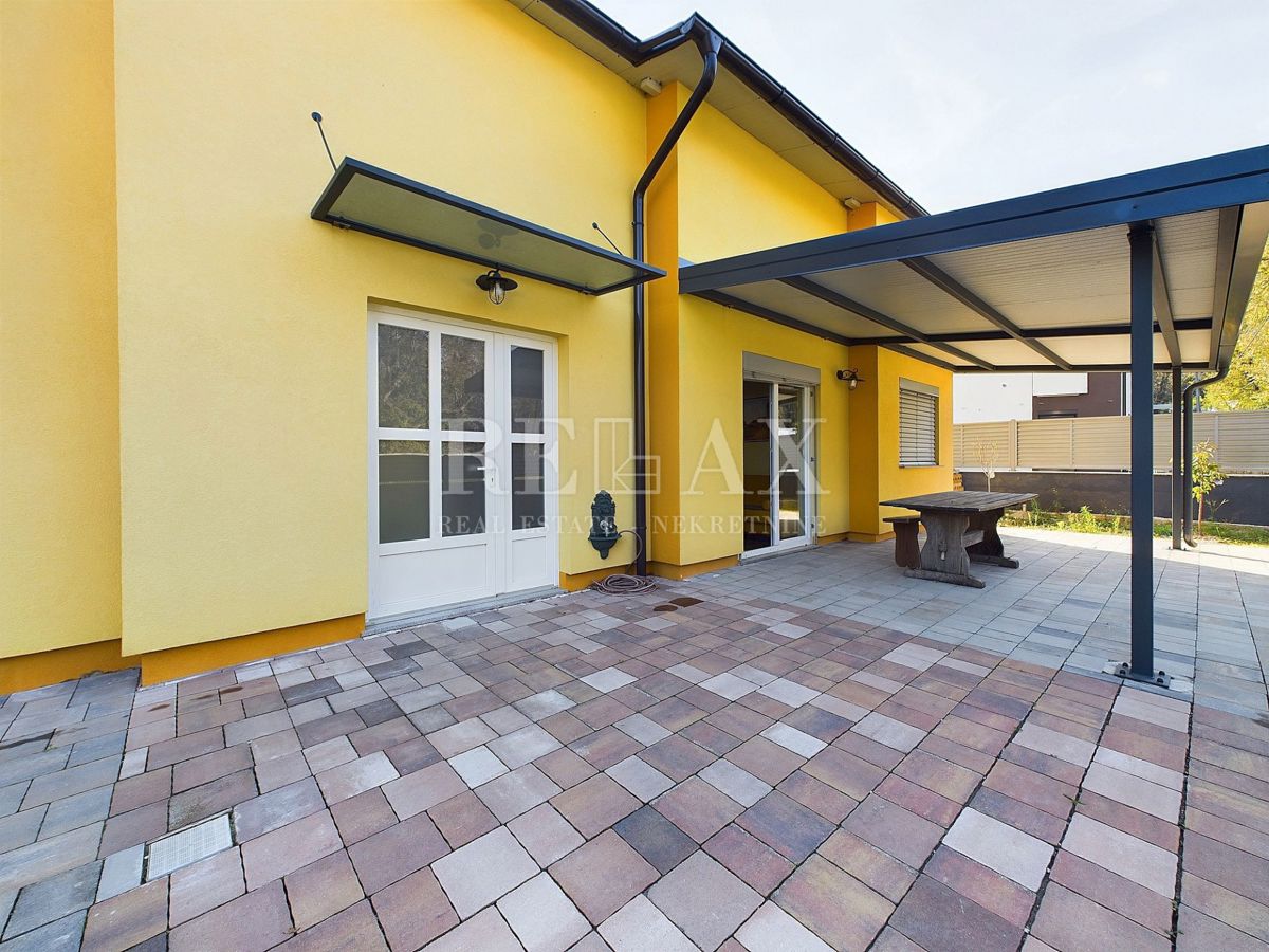 Novi Vinodolski, Bribir - casa spaziosa in una posizione tranquilla