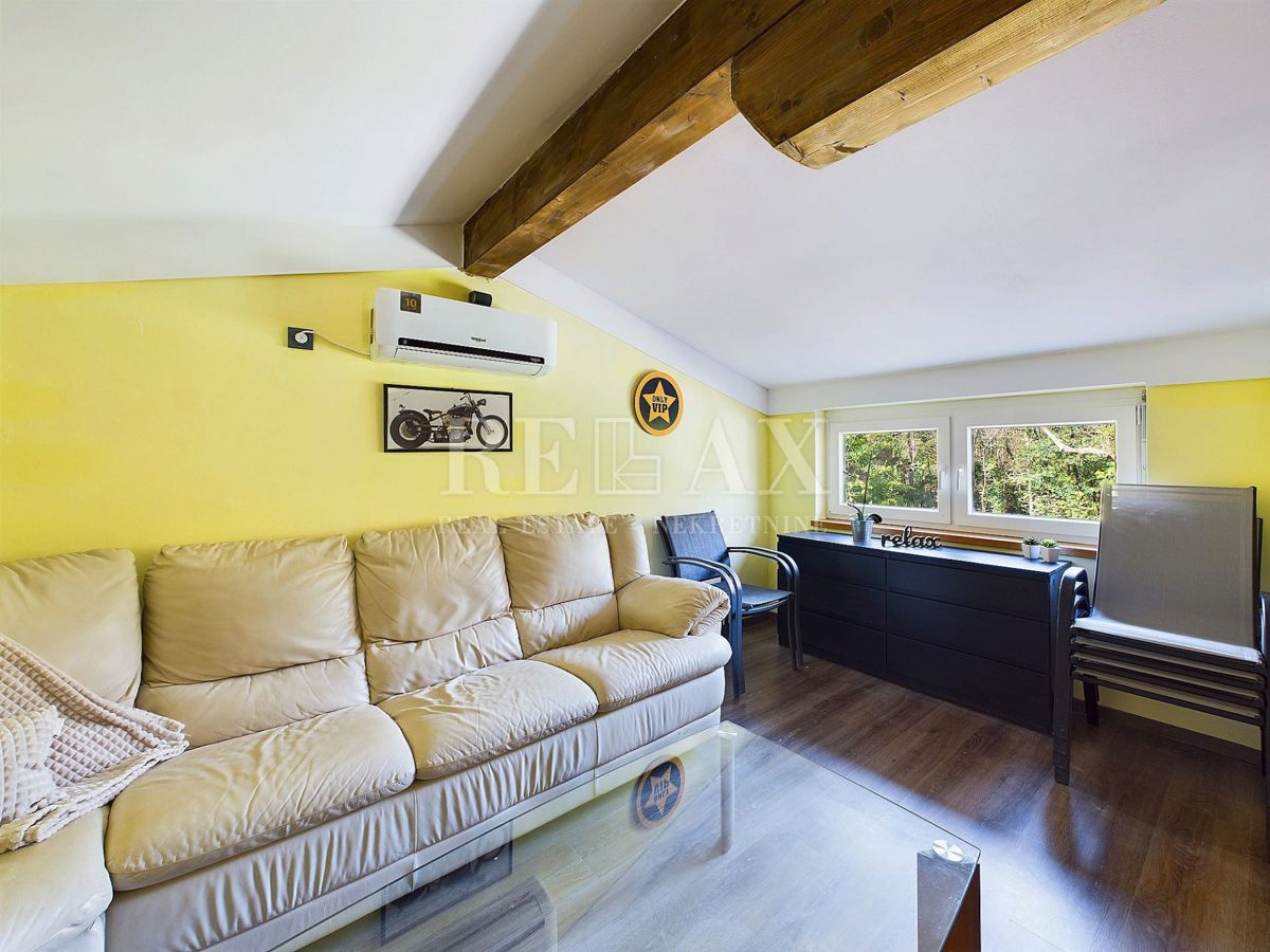 Novi Vinodolski, Bribir - casa spaziosa in una posizione tranquilla