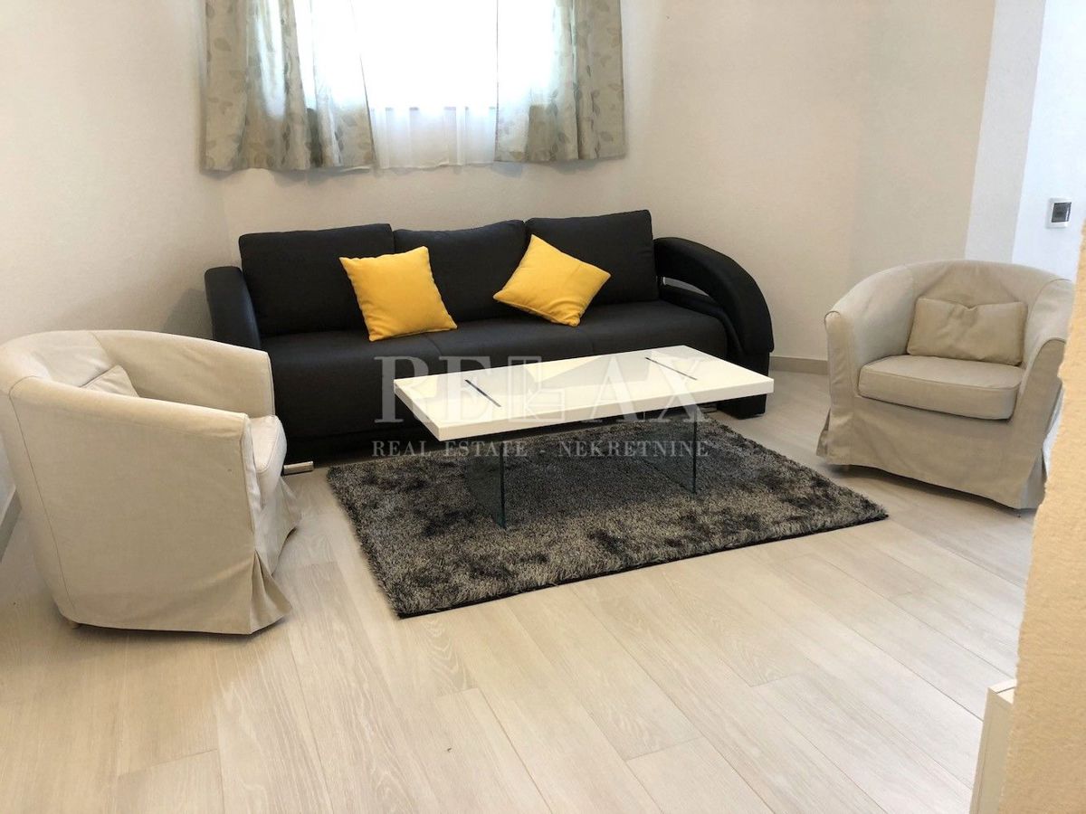 Oprić, Lovran - villa con appartamenti e piscina