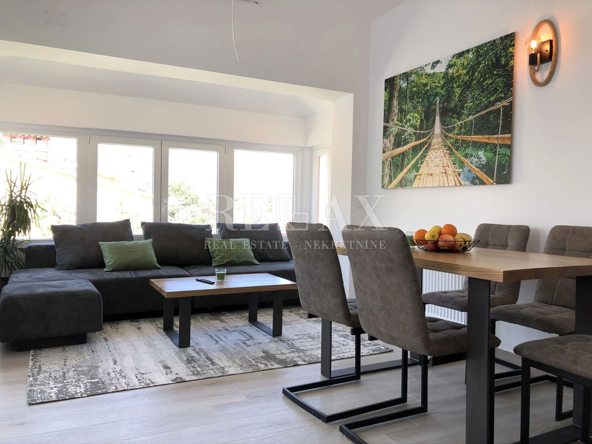 Oprić, Lovran - villa con appartamenti e piscina