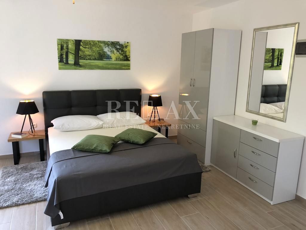 Oprić, Lovran - villa con appartamenti e piscina