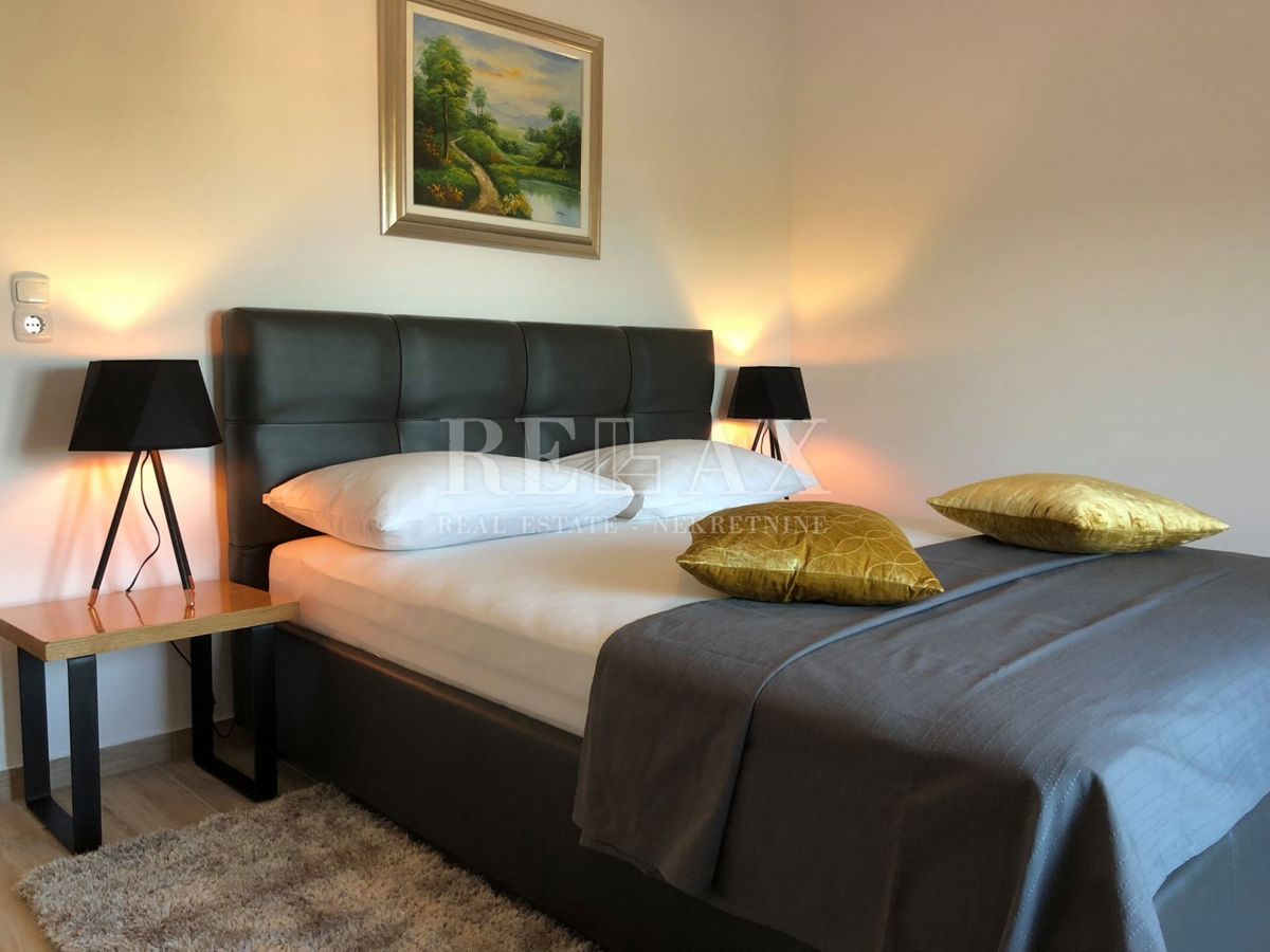 Oprić, Lovran - villa con appartamenti e piscina