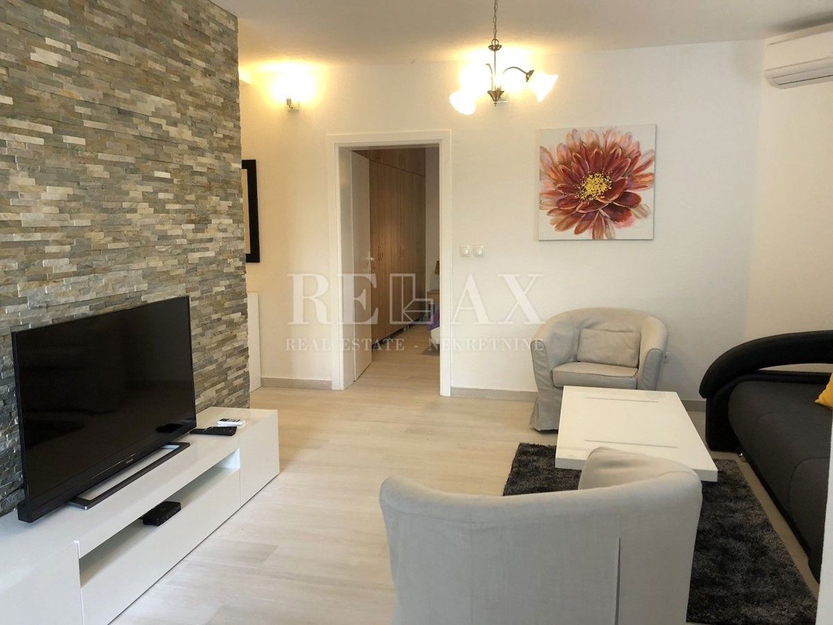 Oprić, Lovran - villa con appartamenti e piscina