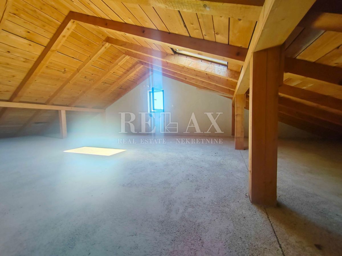 Isola di Krk, Dobrinj - due case con 4 unità abitative