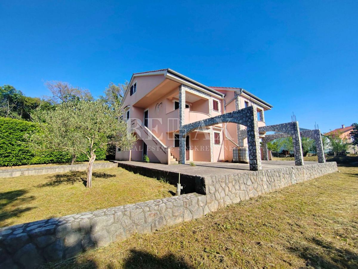 Isola di Krk, Dobrinj - due case con 4 unità abitative