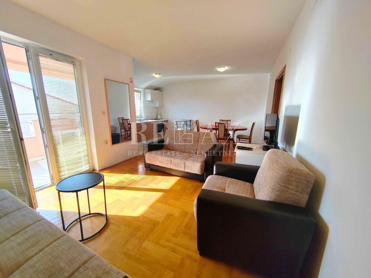 Isola di Krk, Malinska – appartamento con due camere vicino al centro