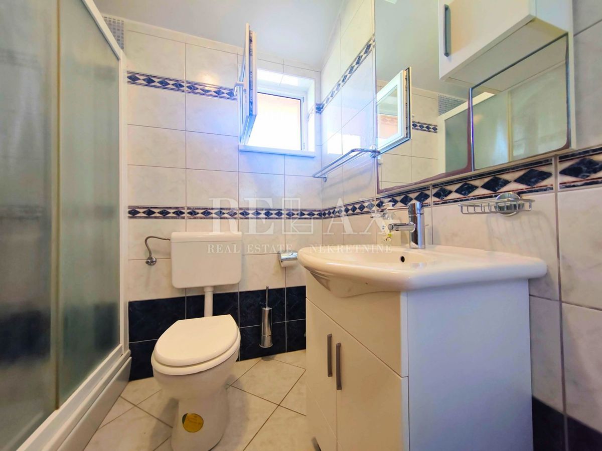 Isola di Krk, Malinska – appartamento con due camere vicino al centro