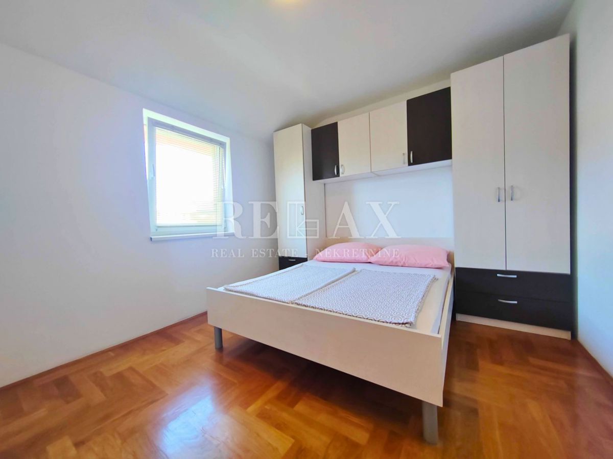 Isola di Krk, Malinska – appartamento con due camere vicino al centro