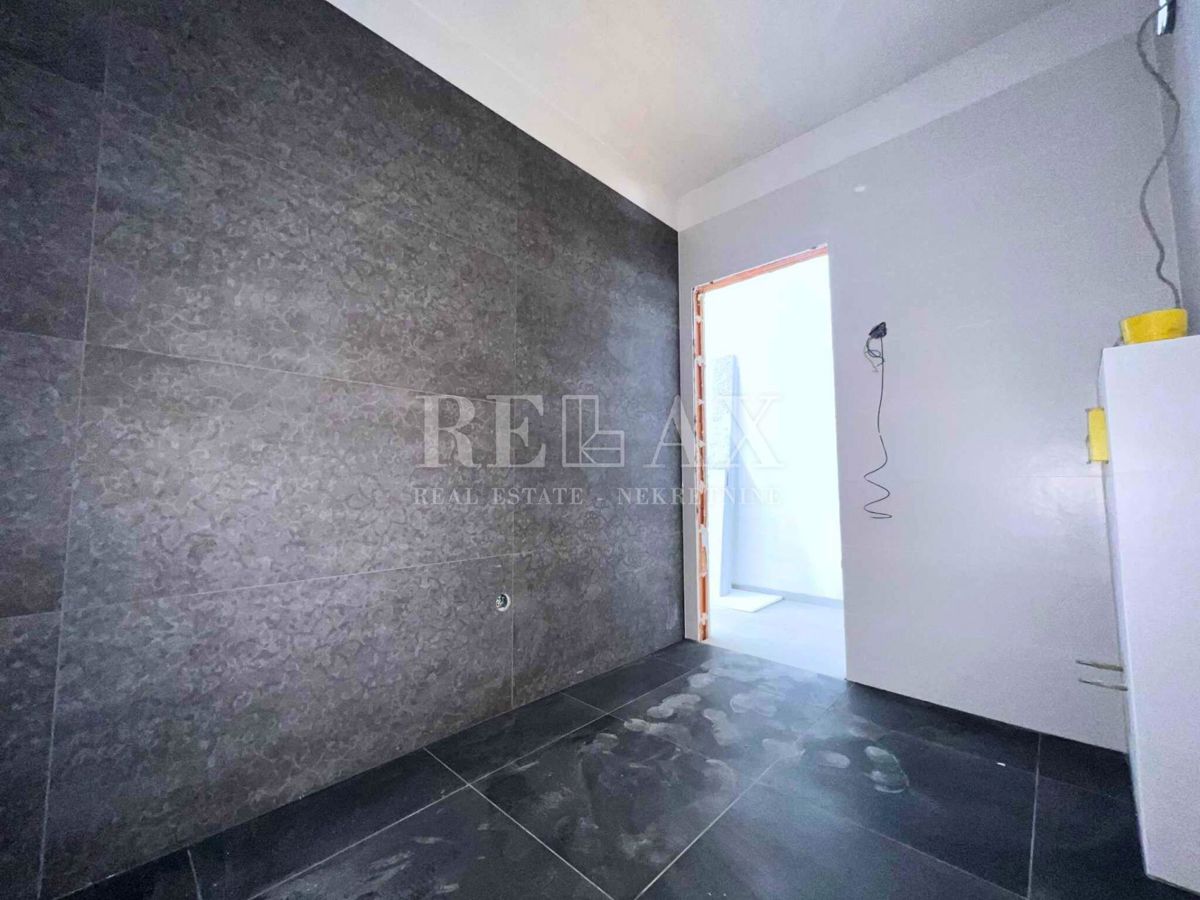 Isola di Krk, Čižići - nuova costruzione, appartamento con giardino