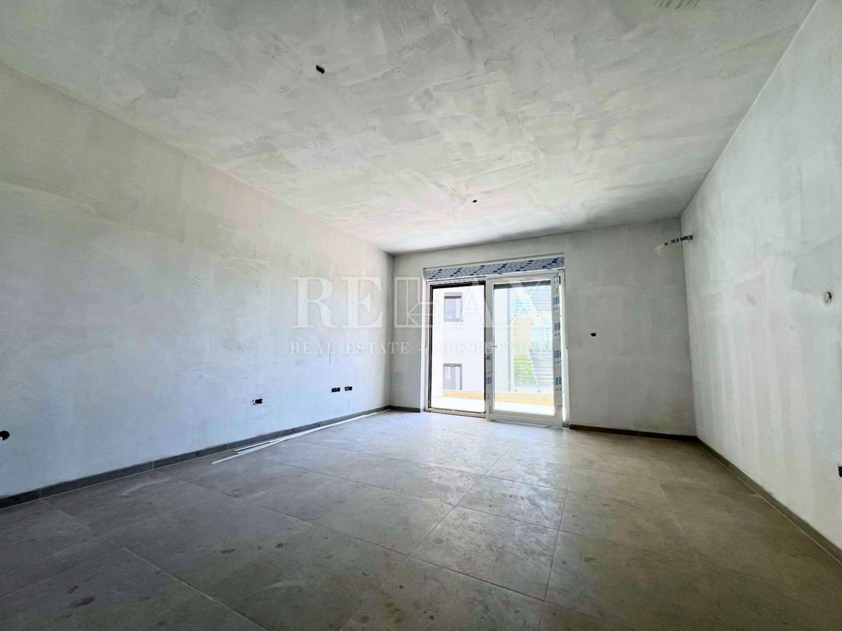 Isola di Krk, Čižići - nuova costruzione, appartamento con giardino