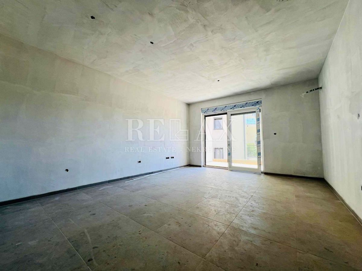 Isola di Krk, Čižići - nuova costruzione, appartamento con giardino