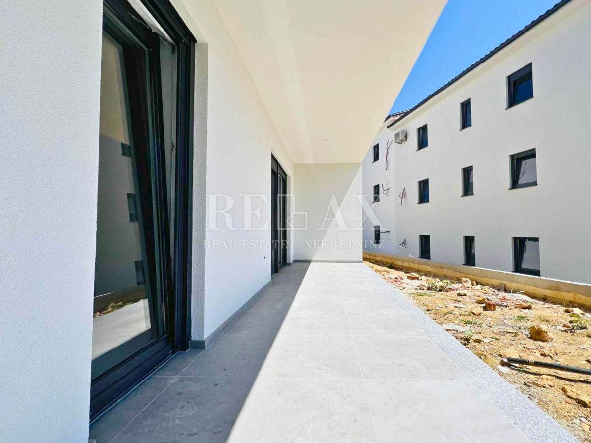 Isola di Krk, Čižići - nuova costruzione, appartamento con giardino