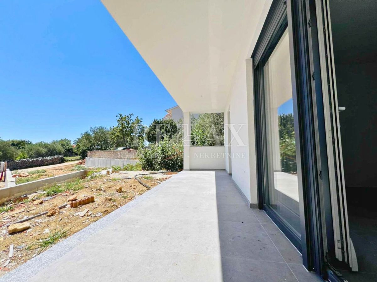 Isola di Krk, Čižići - nuova costruzione, appartamento con giardino