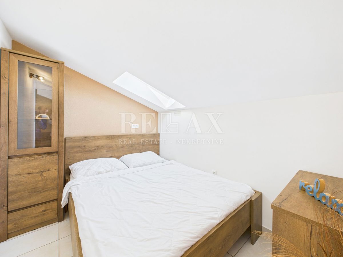 Crikvenica - appartamento in prima fila al mare, 2 camere da letto