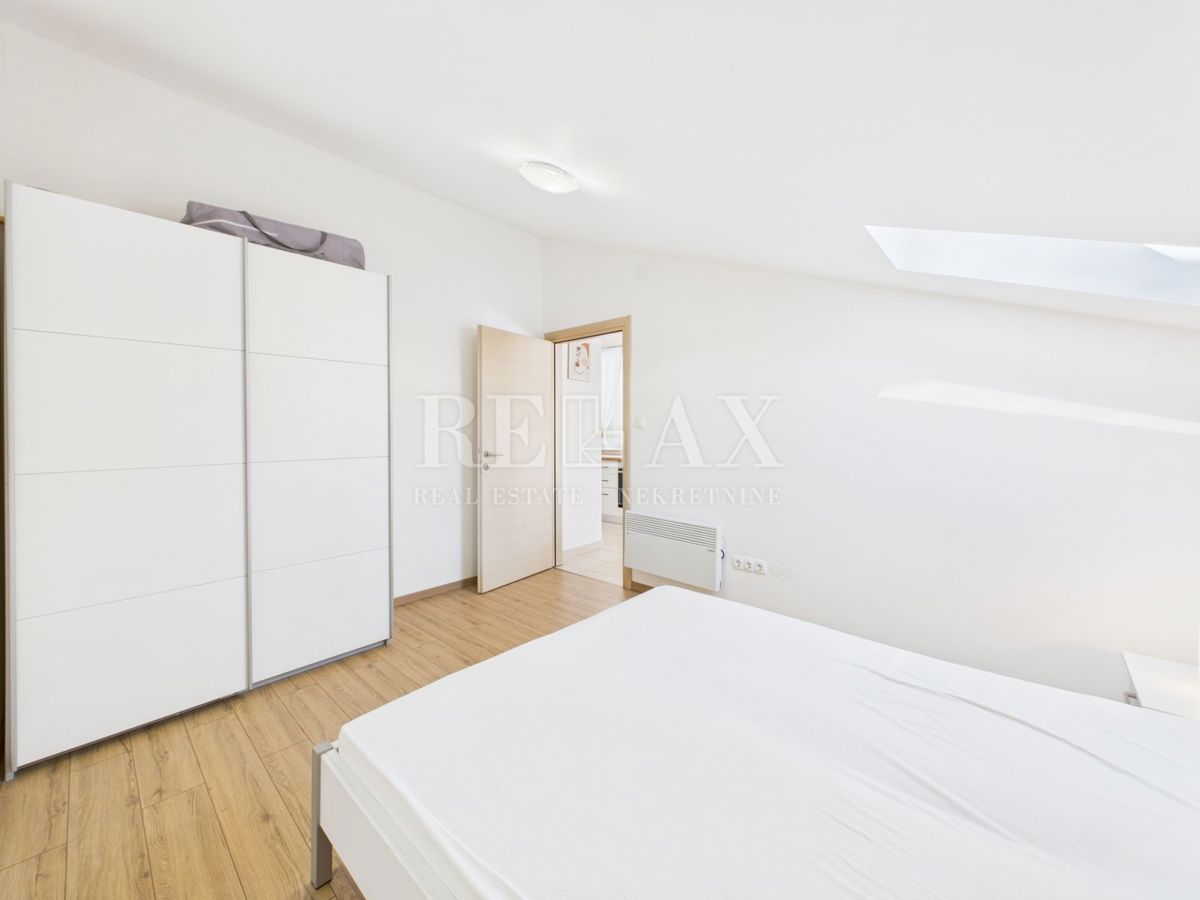 Crikvenica - appartamento in prima fila al mare, 2 camere da letto