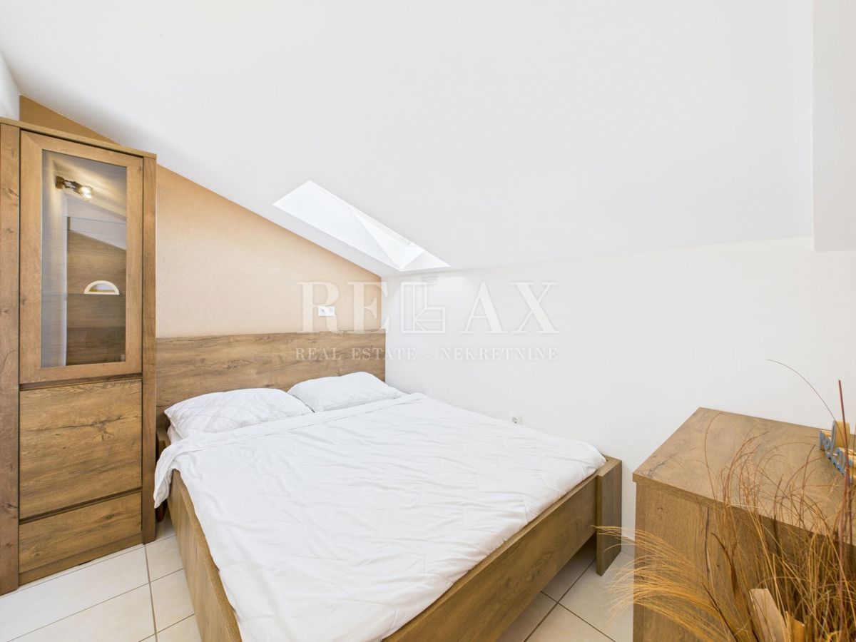 Crikvenica - appartamento in prima fila al mare, 2 camere da letto