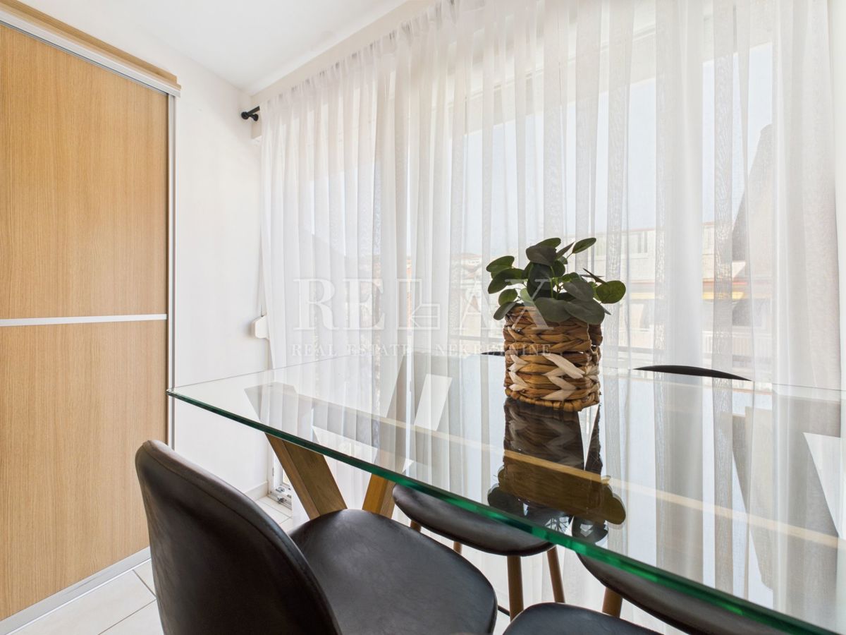 Crikvenica - appartamento in prima fila al mare, 2 camere da letto