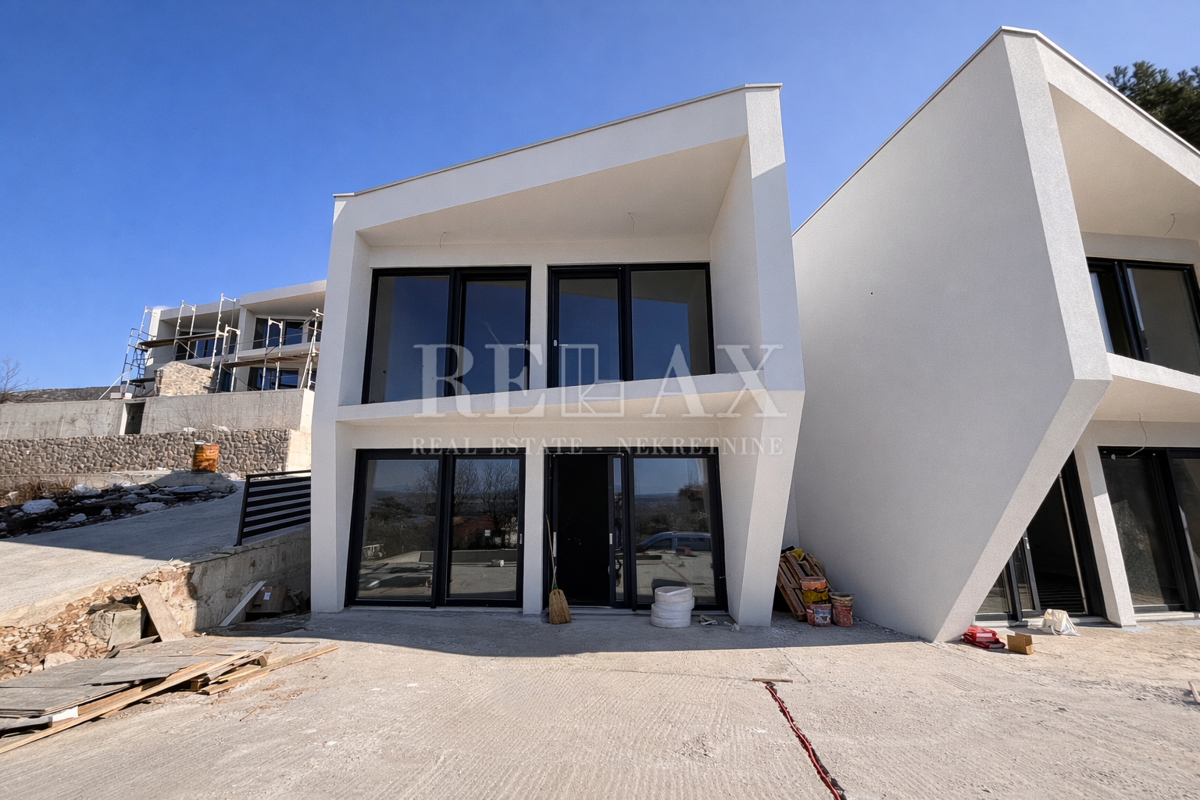 Jadranovo - villa con piscina, nuova costruzione