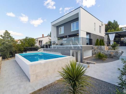 Novi Vinodolski - villa di lusso con piscina