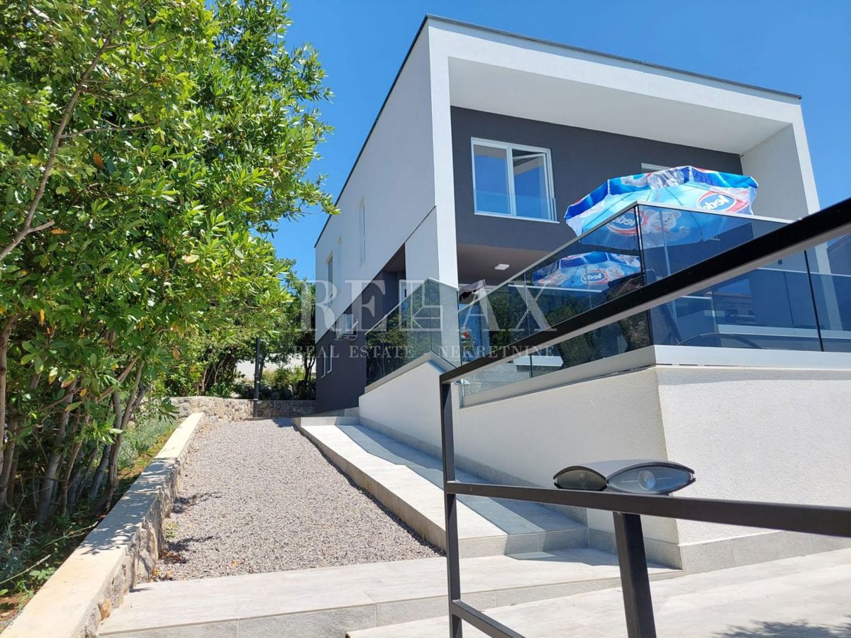Novi Vinodolski - villa di lusso con piscina