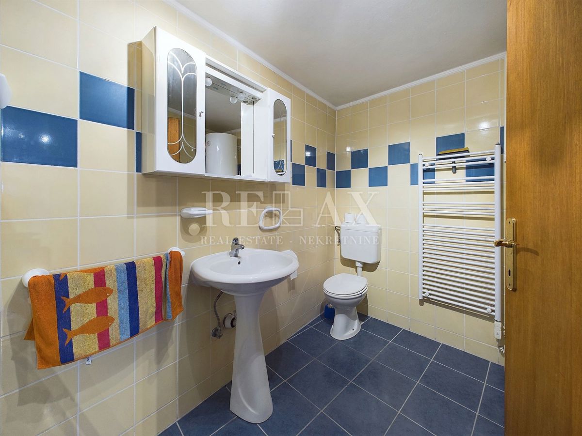 Bribir - spaziosa casa a schiera con garage