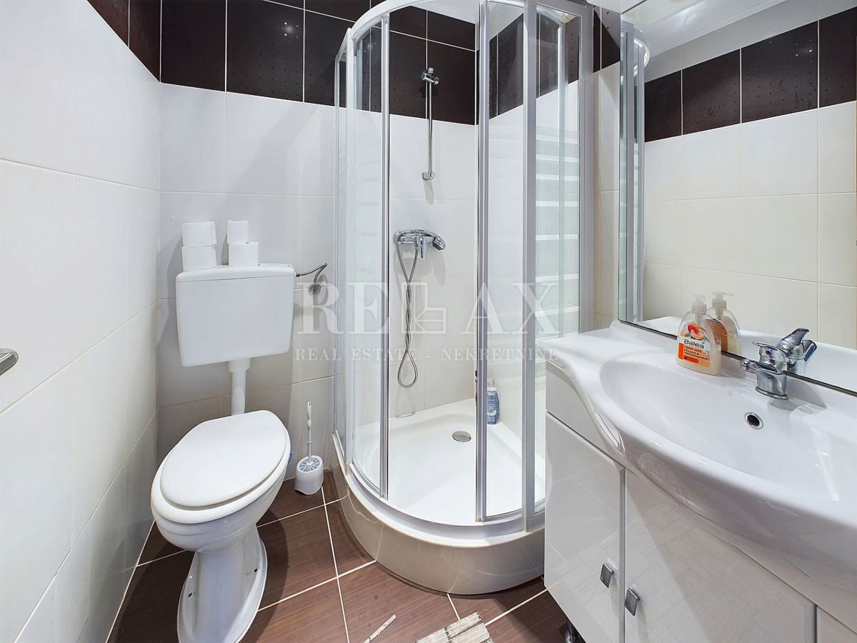 Bribir - spaziosa casa a schiera con garage