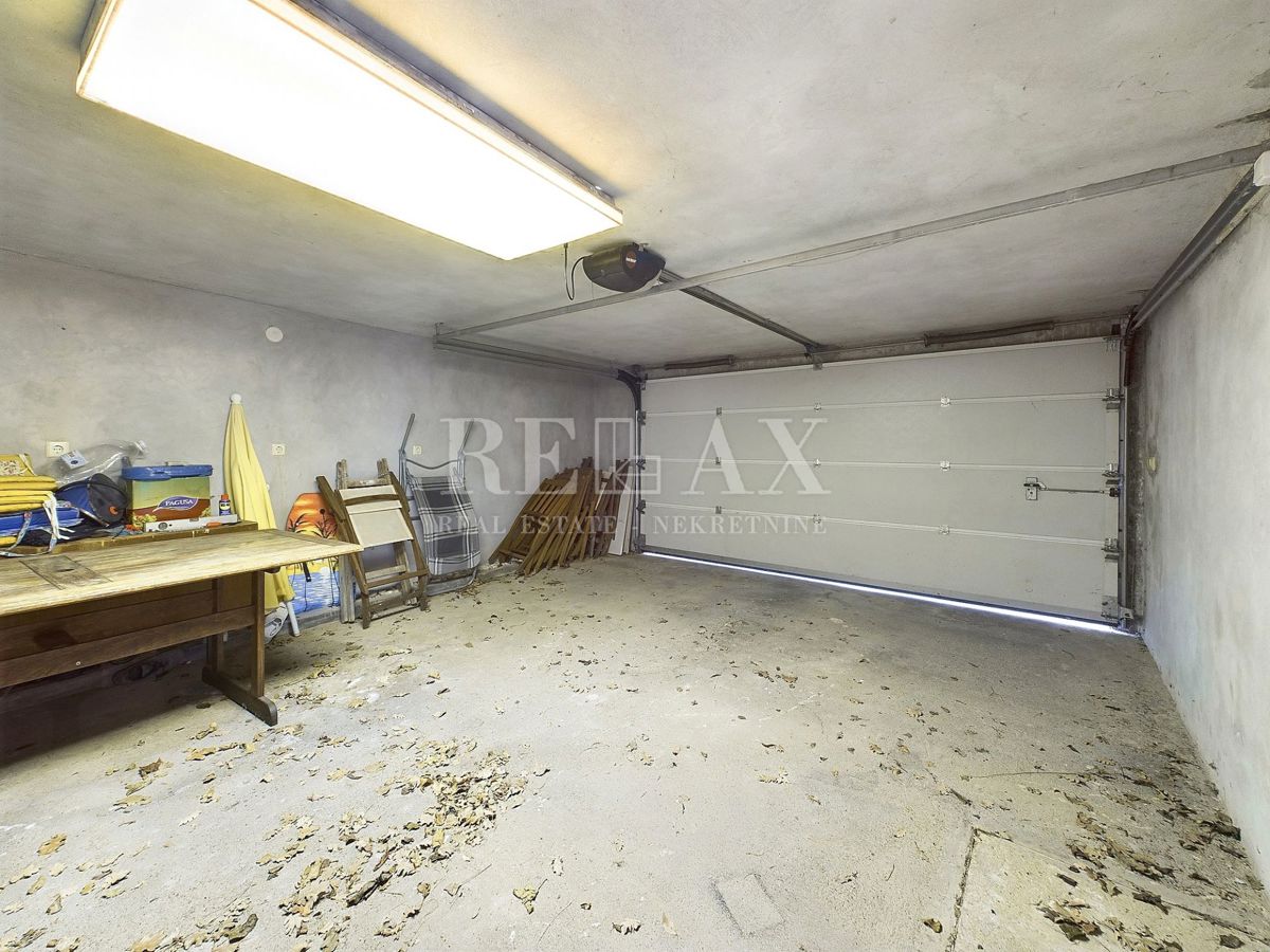 Bribir - spaziosa casa a schiera con garage