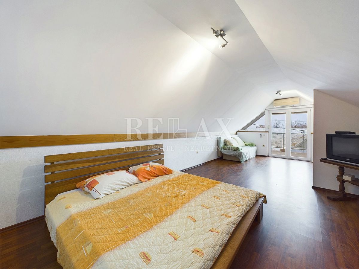 Bribir - spaziosa casa a schiera con garage