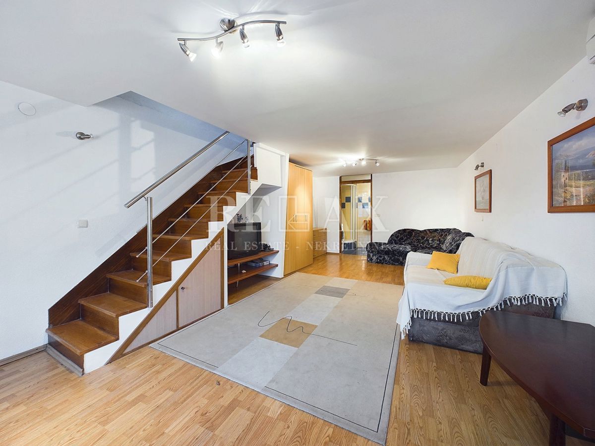 Bribir - spaziosa casa a schiera con garage