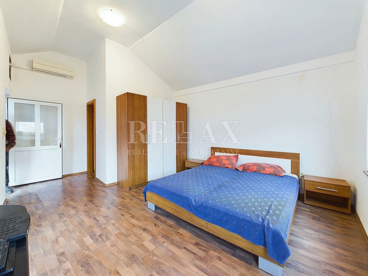 Bribir - spaziosa casa a schiera con garage