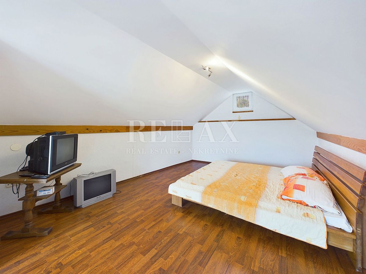 Bribir - spaziosa casa a schiera con garage