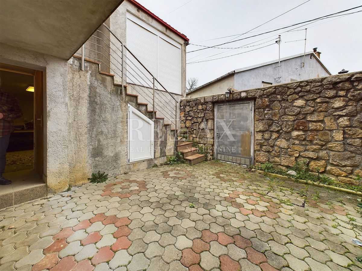 Bribir - spaziosa casa a schiera con garage