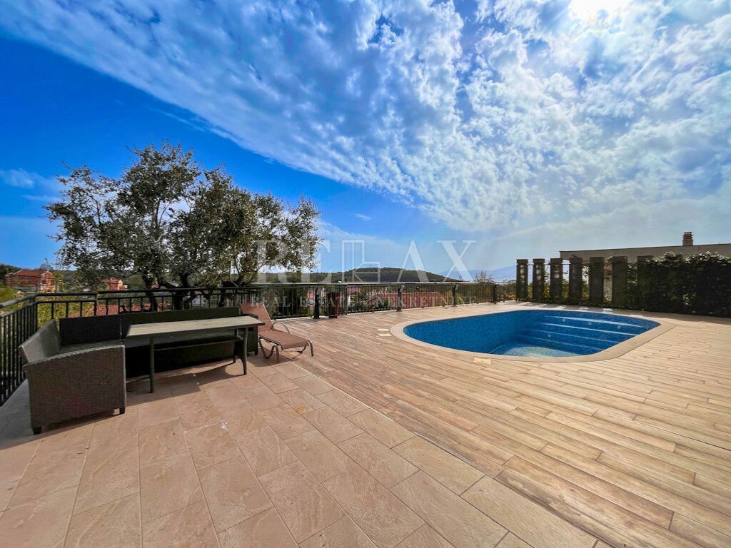 Viškovo, Saršoni - appartamento con due camere e balcone 