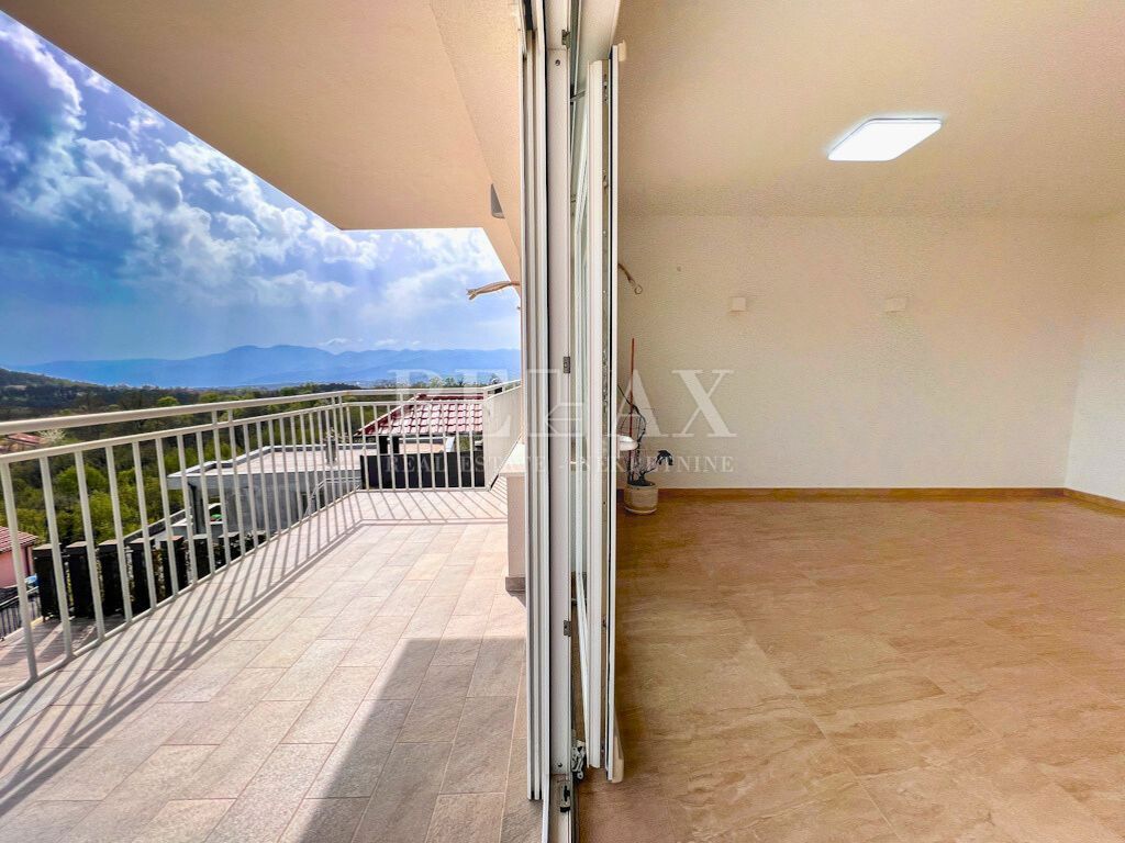 Viškovo, Saršoni - appartamento con due camere e balcone 