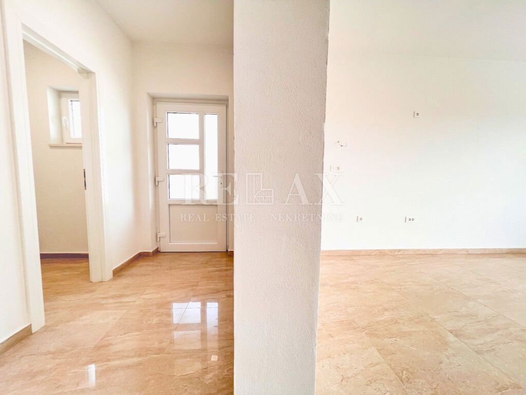 Viškovo, Saršoni - appartamento con due camere e balcone 