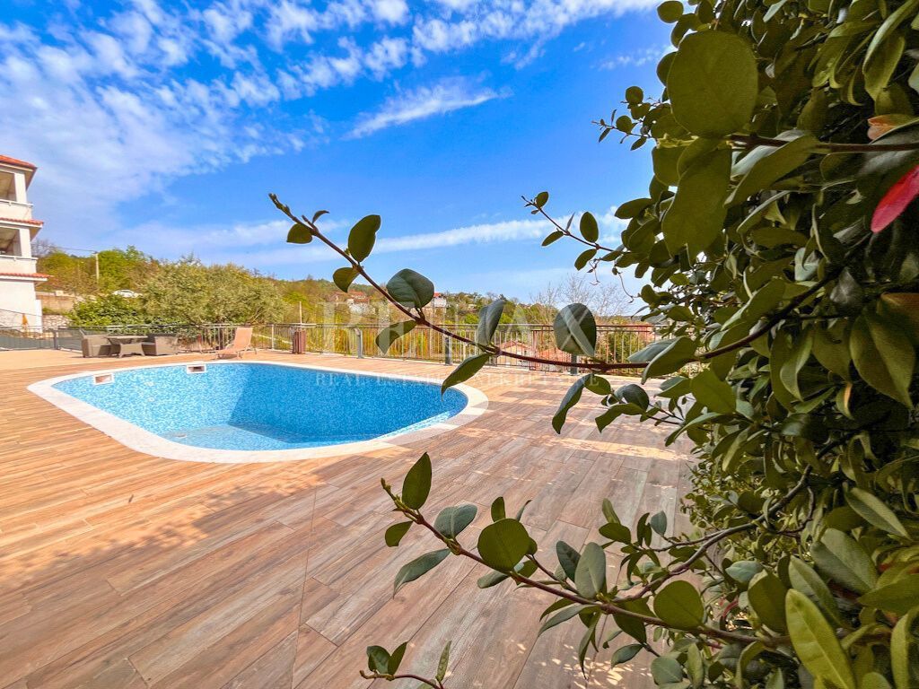 Viškovo, Saršoni - appartamento con due camere e balcone 