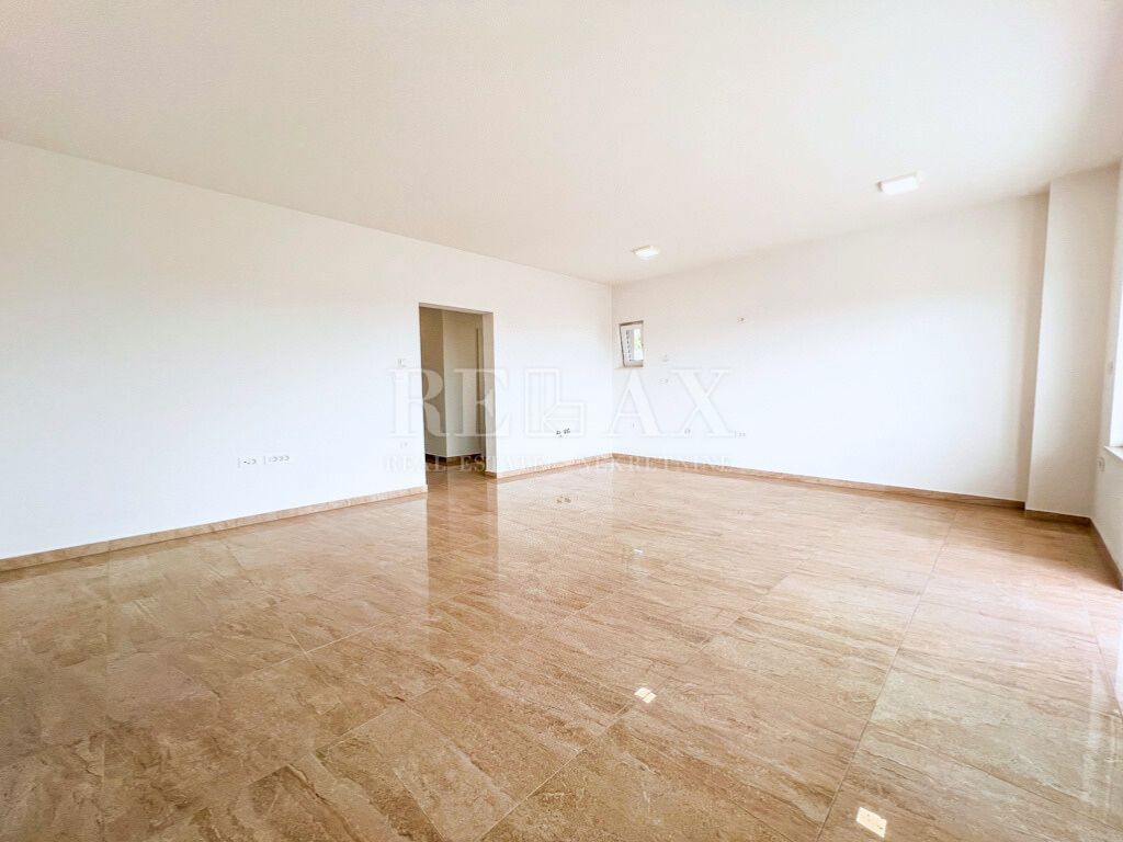 Viškovo, Saršoni - appartamento con due camere e balcone 