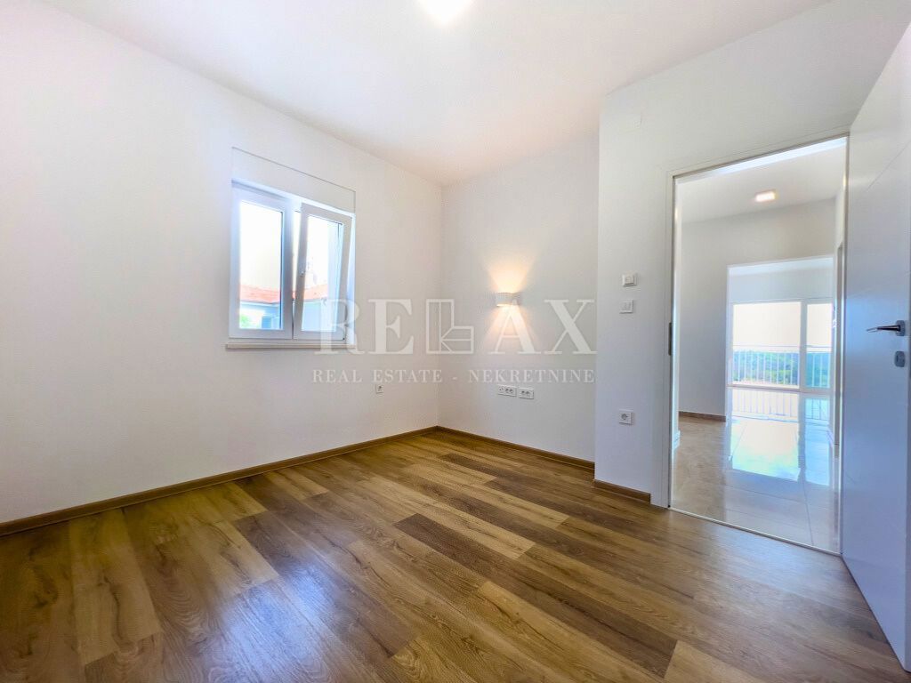 Viškovo, Saršoni - appartamento con due camere e balcone 