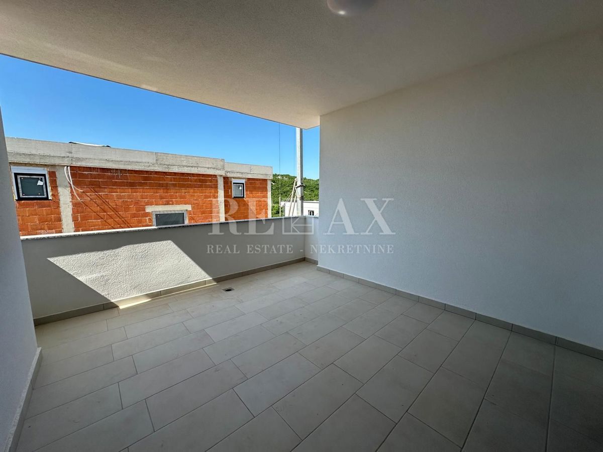 Novi Vinodolski - appartamento con loggia, nuova costruzione