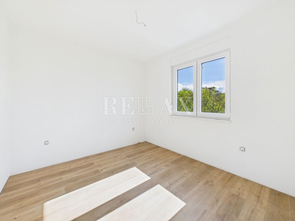 Novi Vinodolski - appartamento con loggia, nuova costruzione