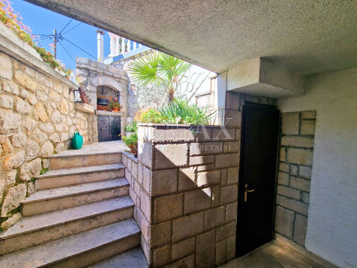 Selce - casa con 2 appartamenti, a 350 m dal mare