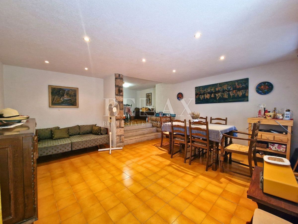 Selce - casa con 2 appartamenti, a 350 m dal mare