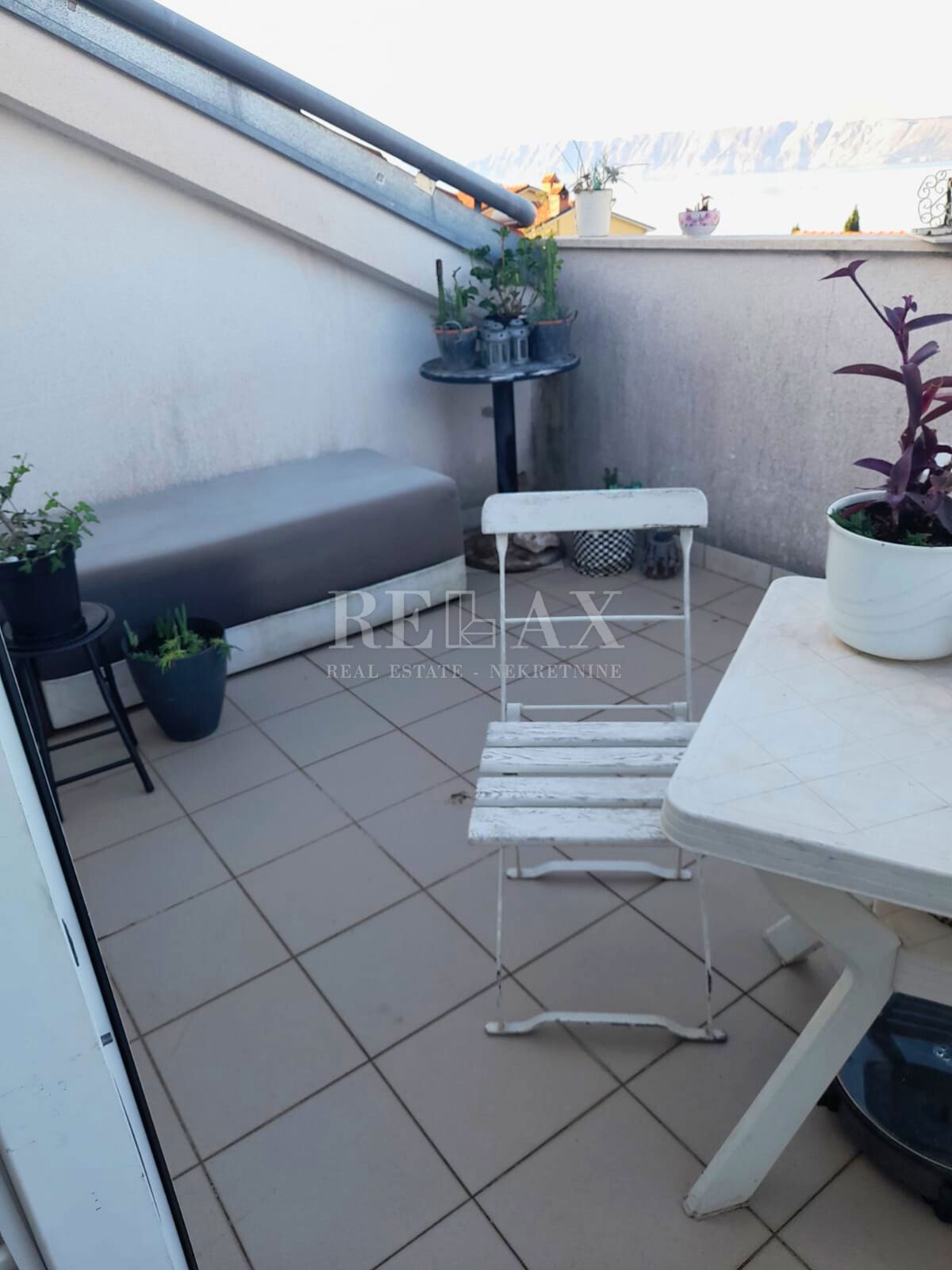 Novi Vinodolski - spazioso appartamento con vista mare