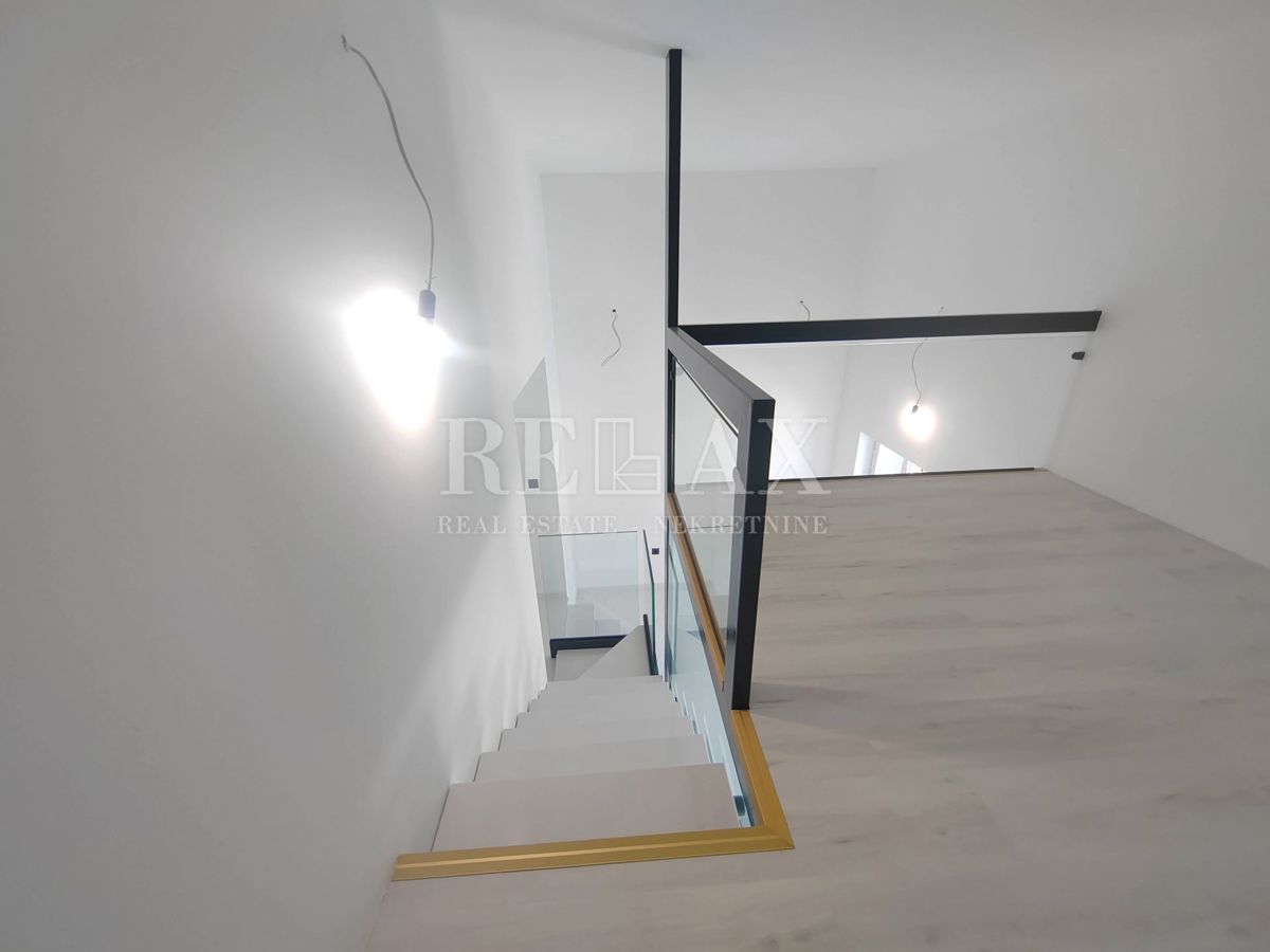 Rijeka, Srdoči – Spazio Commerciale in Nuova Costruzione