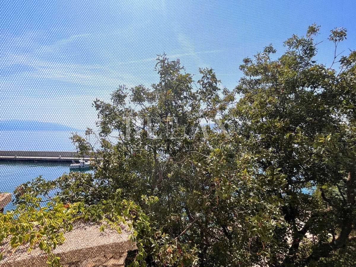 Novi Vinodolski - appartamento in prima fila al mare