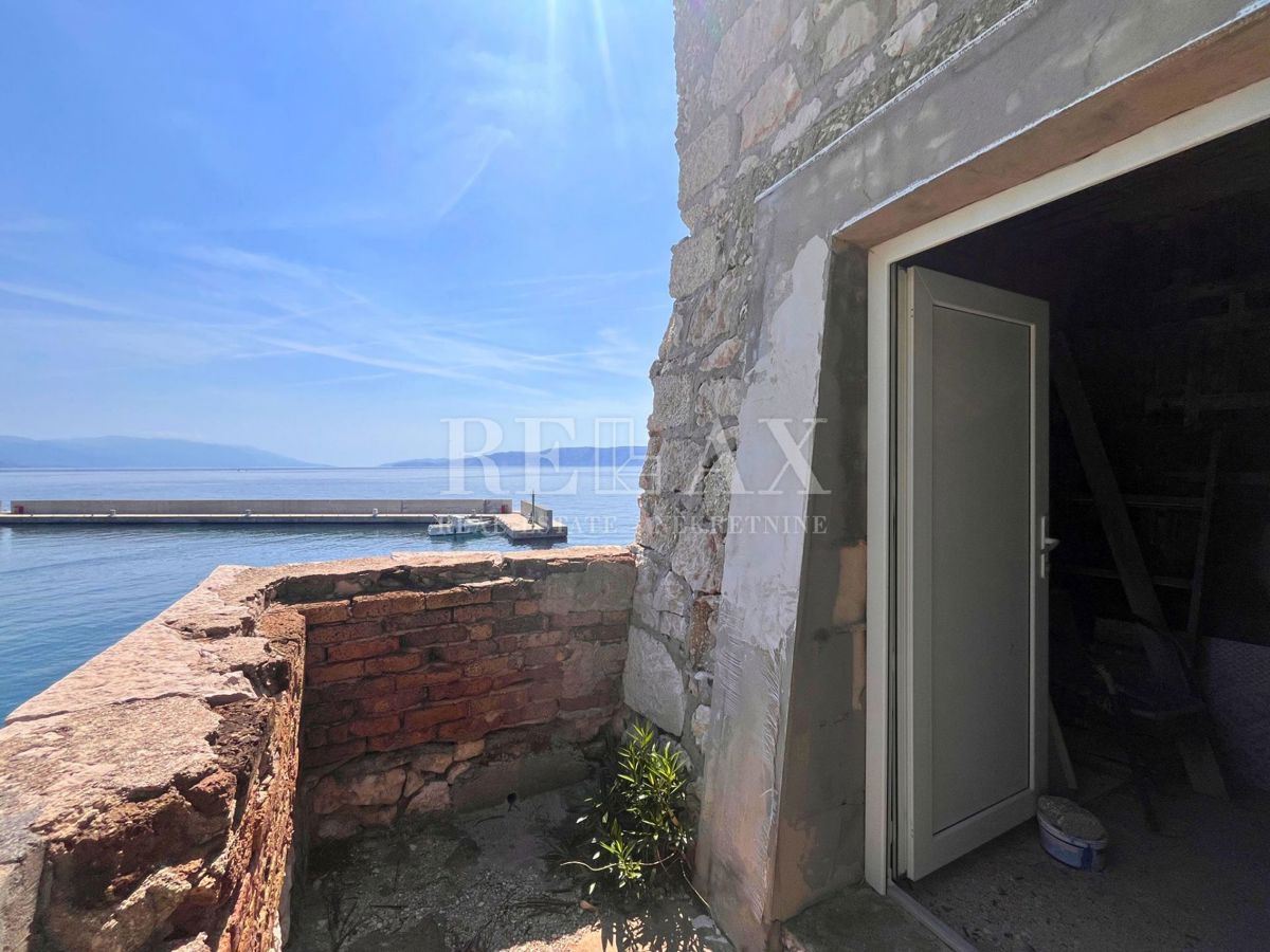 Novi Vinodolski - appartamento in prima fila al mare