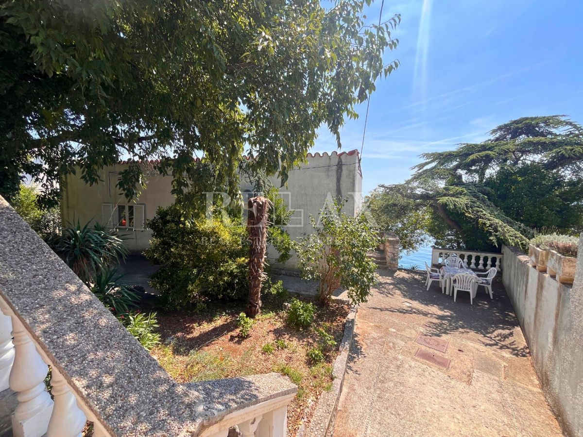 Novi Vinodolski - appartamento in prima fila al mare